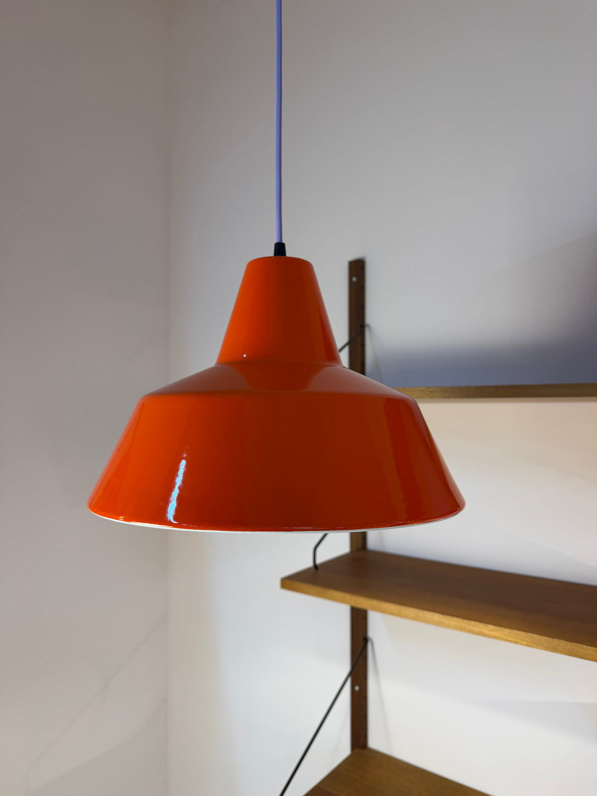 Pendelleuchte Emaille Orangerot von Louis Poulsen