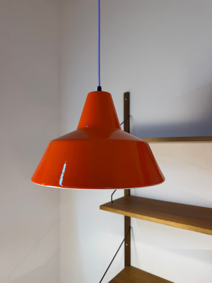 Pendelleuchte Emaille Orangerot von Louis Poulsen