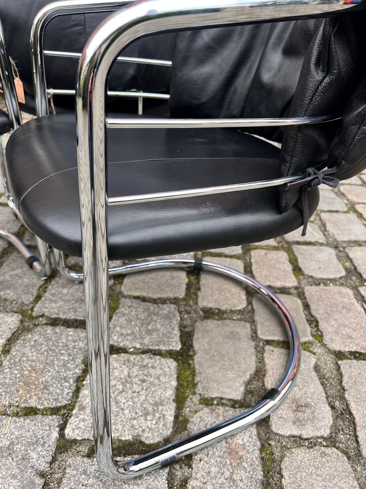Freischwinger Echtleder Chrom aus Italien
