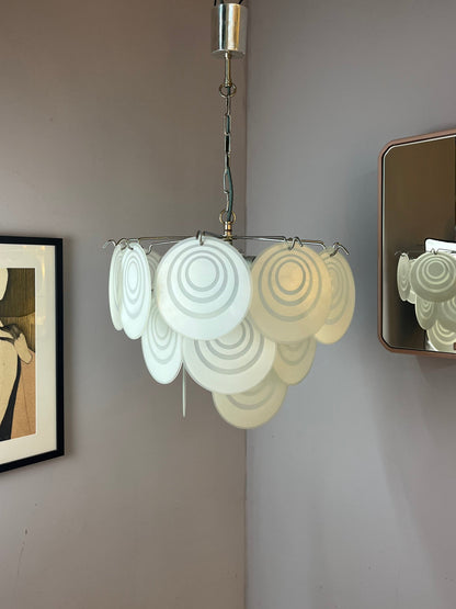 Vintage Kronleuchter weiß silber mit Glasscheiben von Vistosi inspiriert