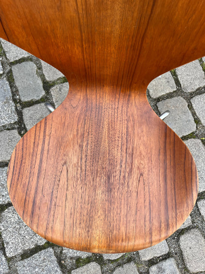 Vintage chair Series 7 walnut by Arne Jacobsen for Fritz Hansen