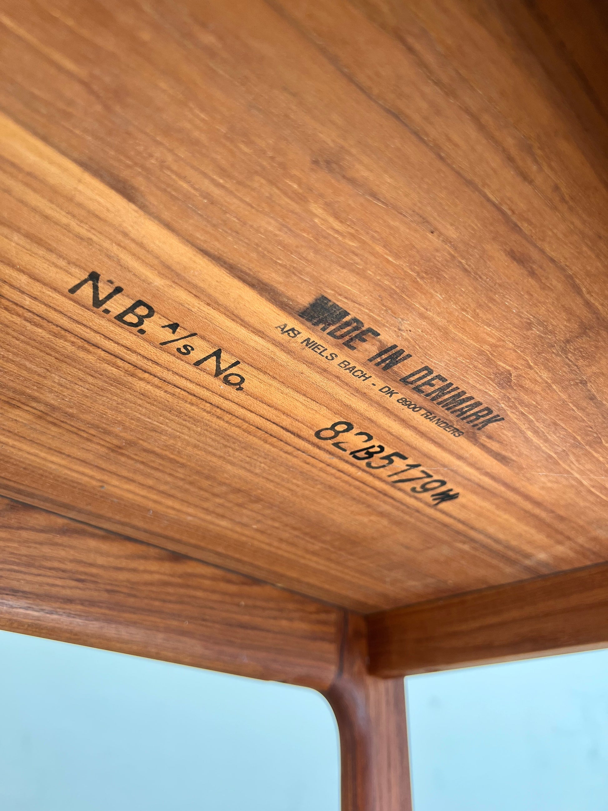 Vintage Beistelltisch Teak von Niels Bach