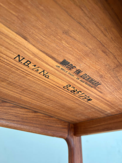 Vintage Beistelltisch Teak von Niels Bach