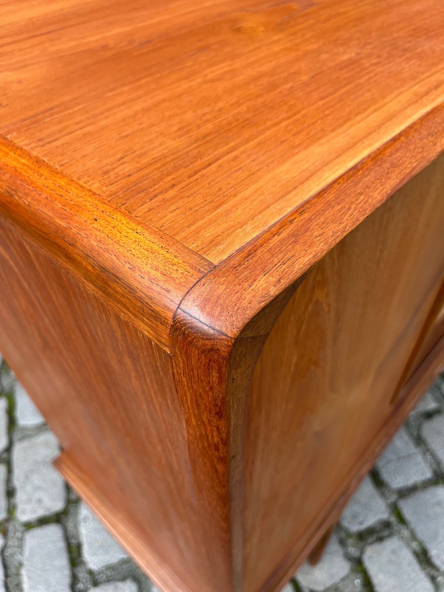 Buffet haut vintage avec vitrine en teck du Danemark