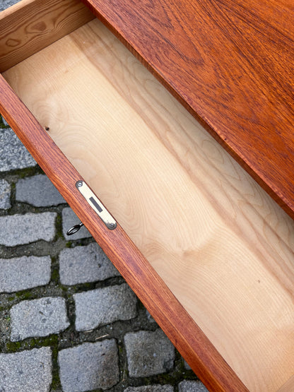 Vintage Kommode Teak mit Schloss aus Dänemark