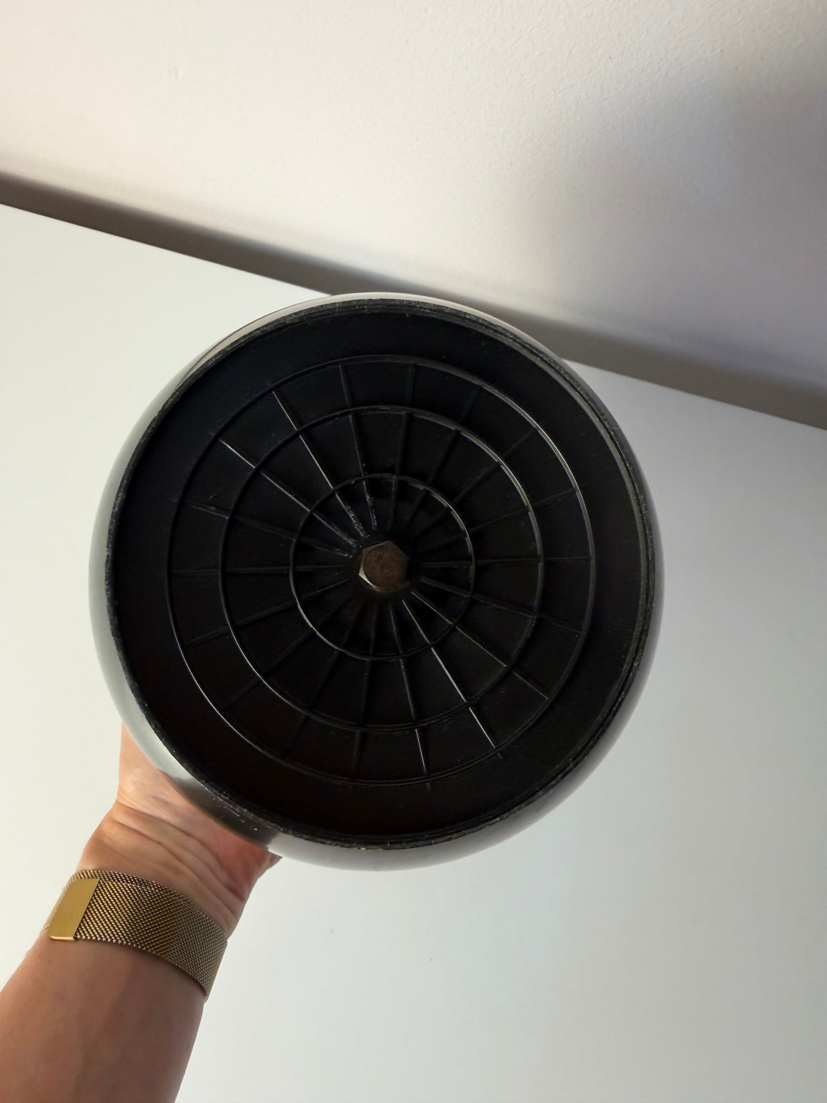 Eiskübel Kugelform Chrom und Schwarz von Quist