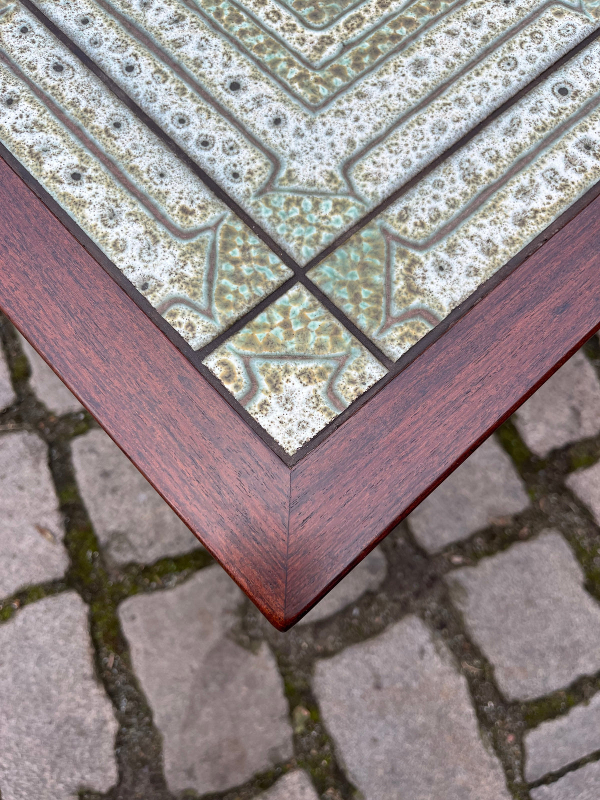 Beistelltisch Fliese Palisander von Kvalitet, Form und Funktion