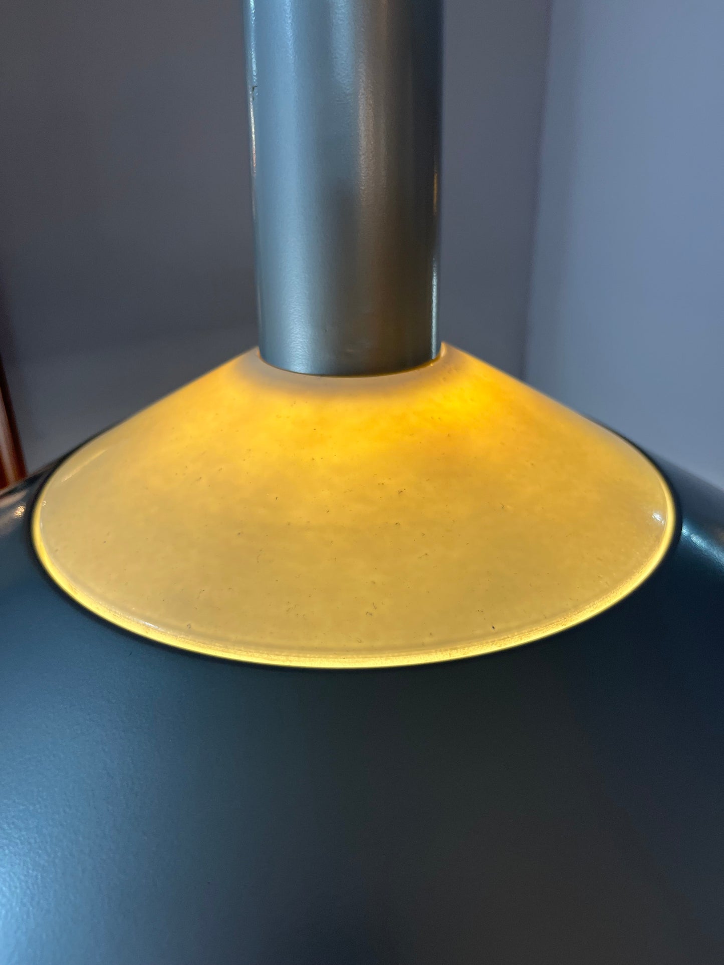 Suspension vintage modèle 118564 gris blanc par Louis Poulsen