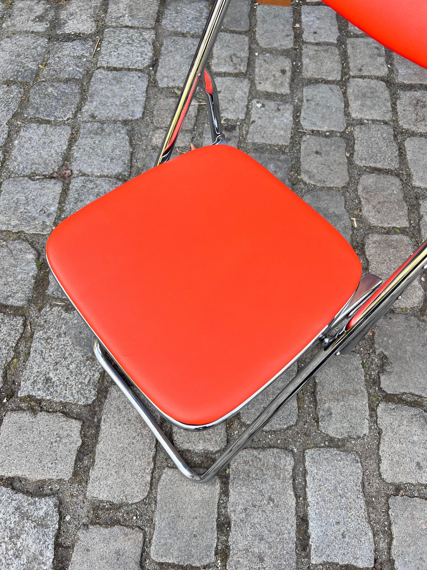 Klappstuhl rot Chrom von Camel Steel Products