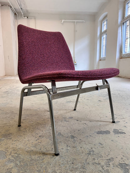 Vintage Sessel Lufthavnsstol von Anden Arkitekt für Duba Møbelindustri brombeer-pink Chrom