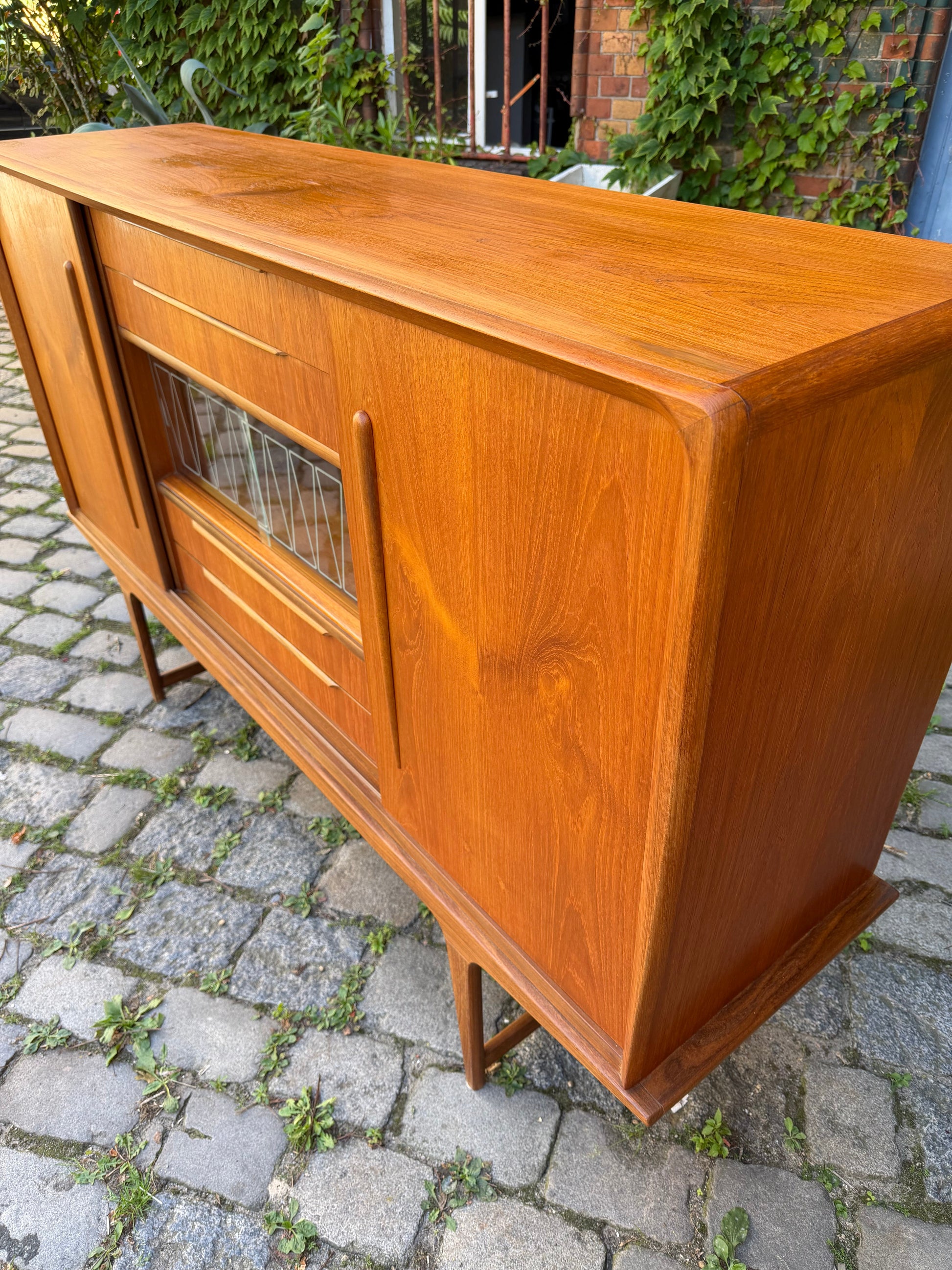Vintage Highboard Teak mit Vitrine und Minibar aus Dänemark