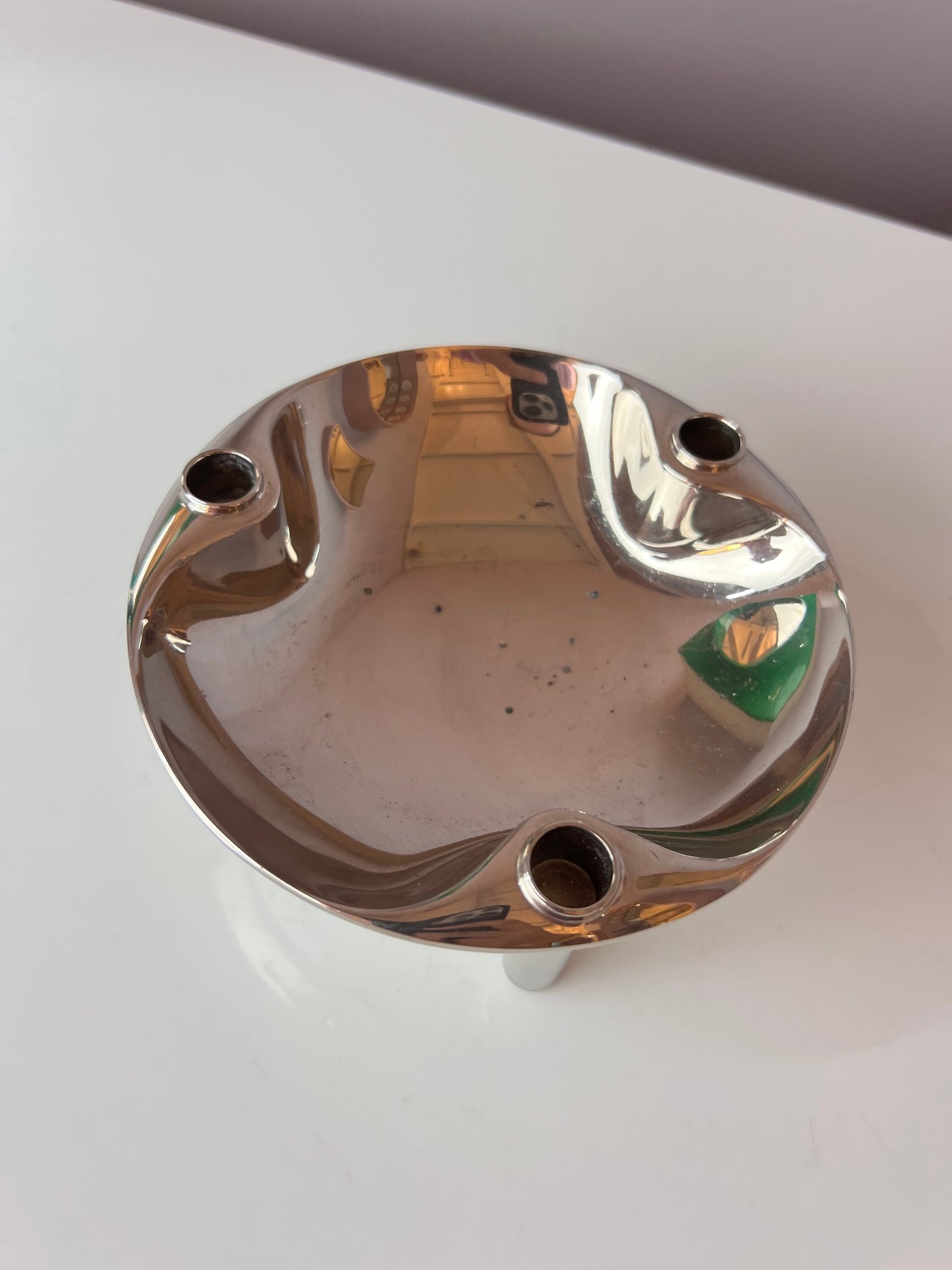 Ashtray made of fabric and nail