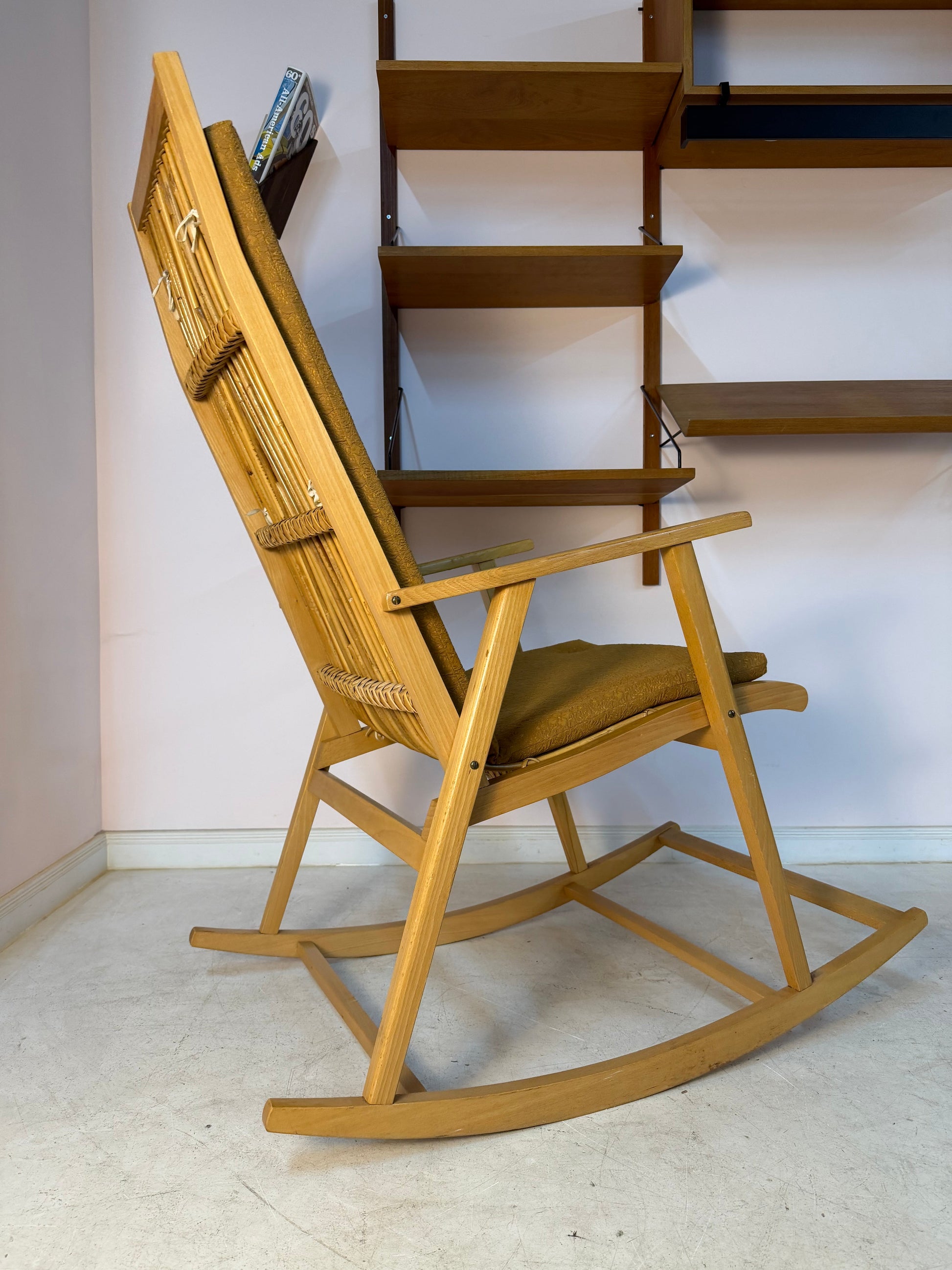 Vintage Schaukelstuhl mit Originalpolster von Selman Selmanagić für Hellerau