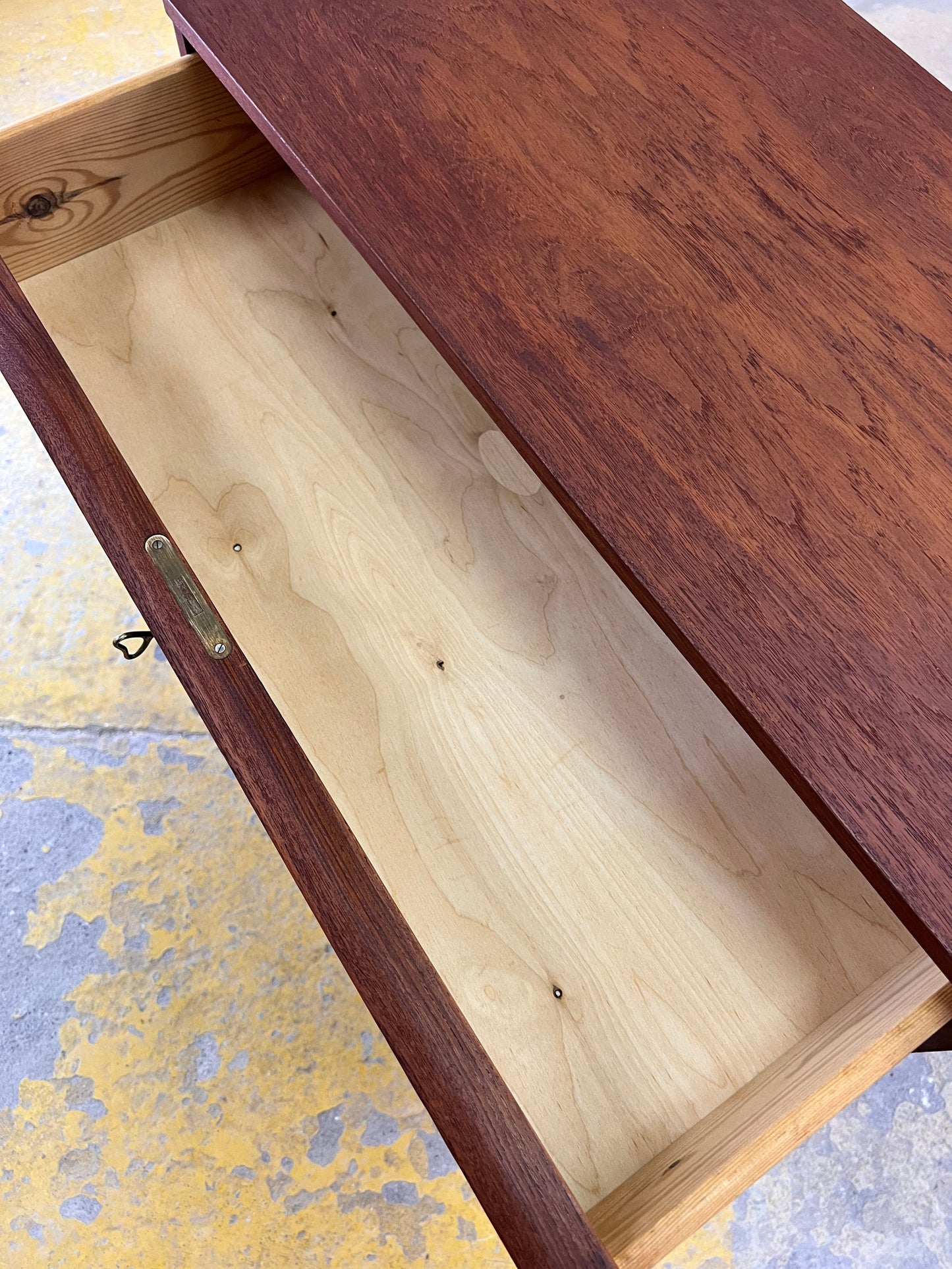 Vintage Kommode Teak mit Schloss aus Dänemark