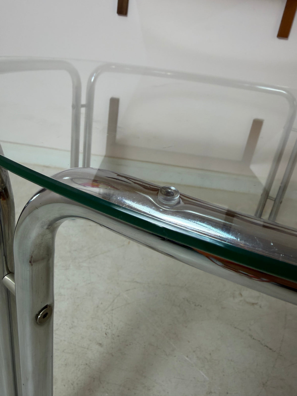 Vintage Couchtisch rund, Glas und Chrom, Space Age