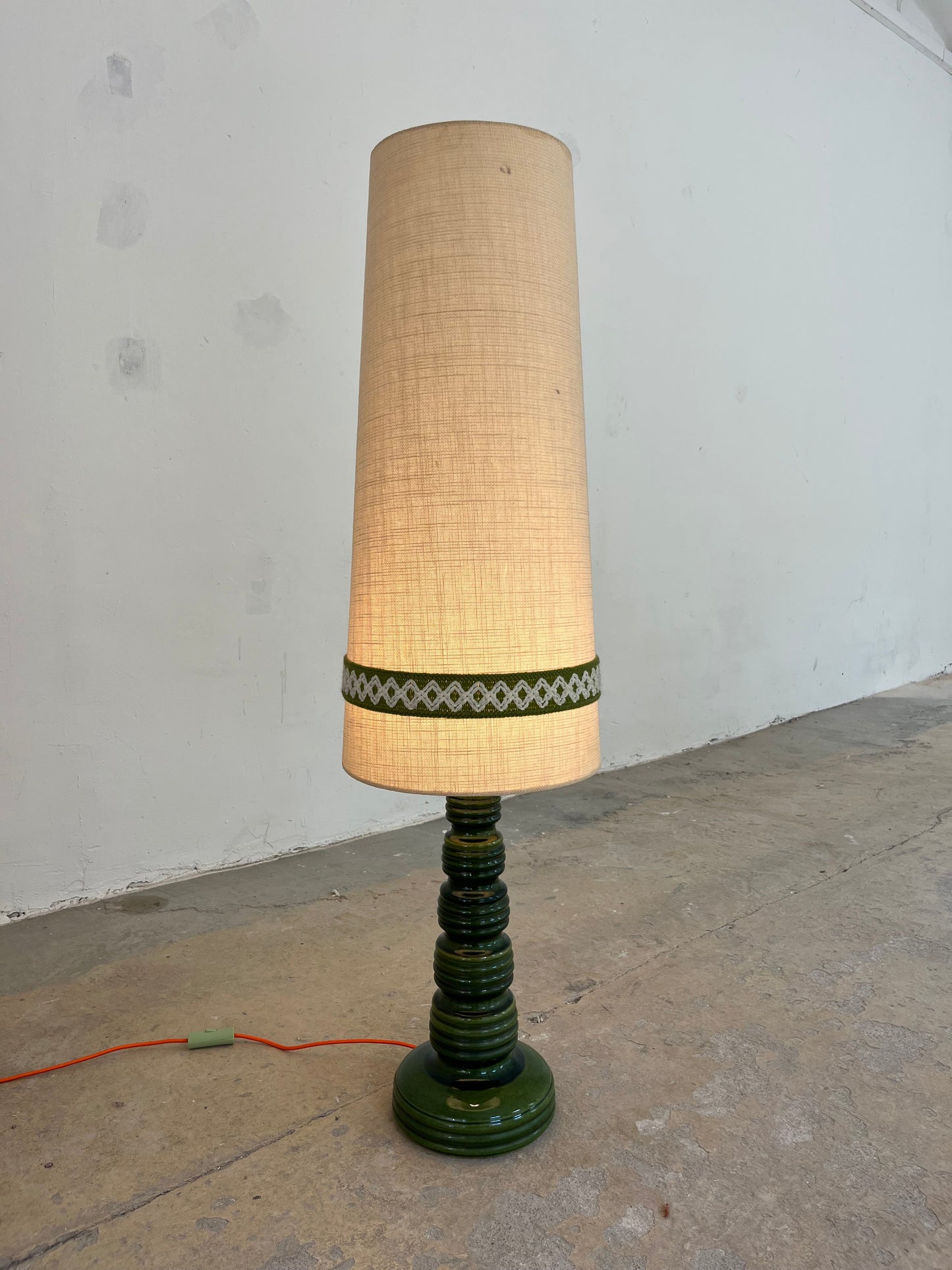 Vintage Stehlampe "No 476 50" von Aro Leuchten aus grüner Keramik