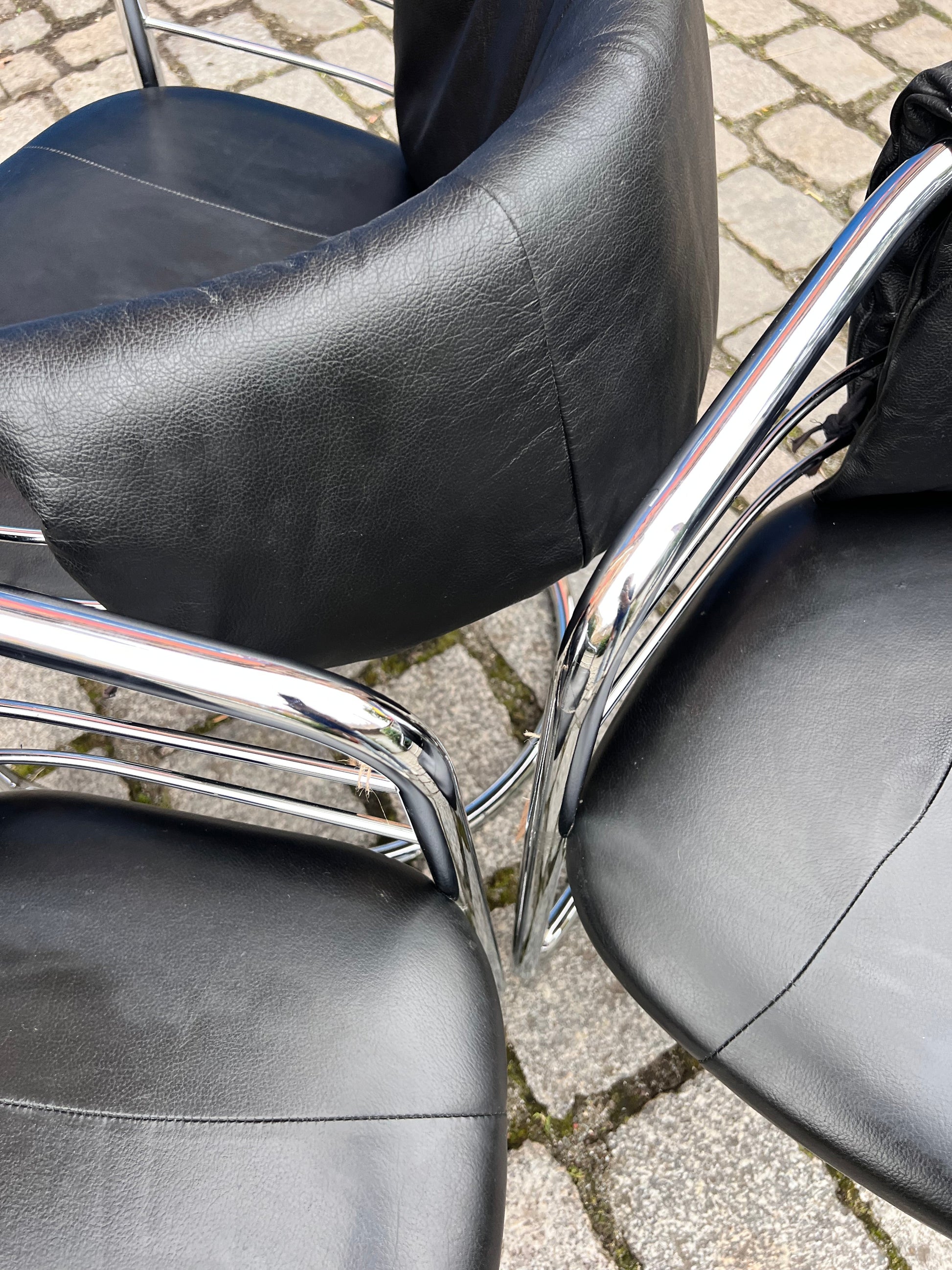 Freischwinger Echtleder Chrom aus Italien