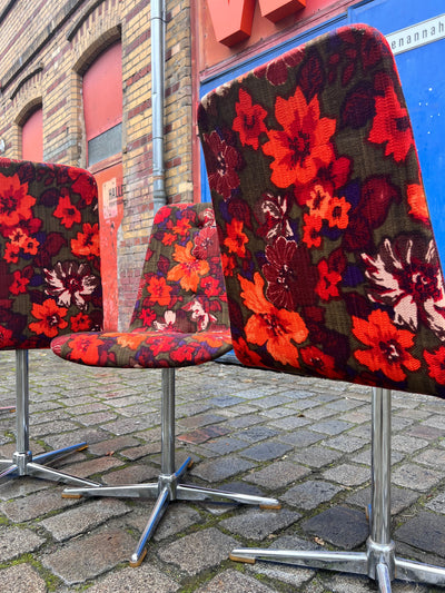 4x Swivel chairs, red floral, from EKA Wohnmöbel