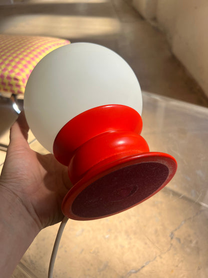 Lampe de table vintage en verre opale rouge par Temde