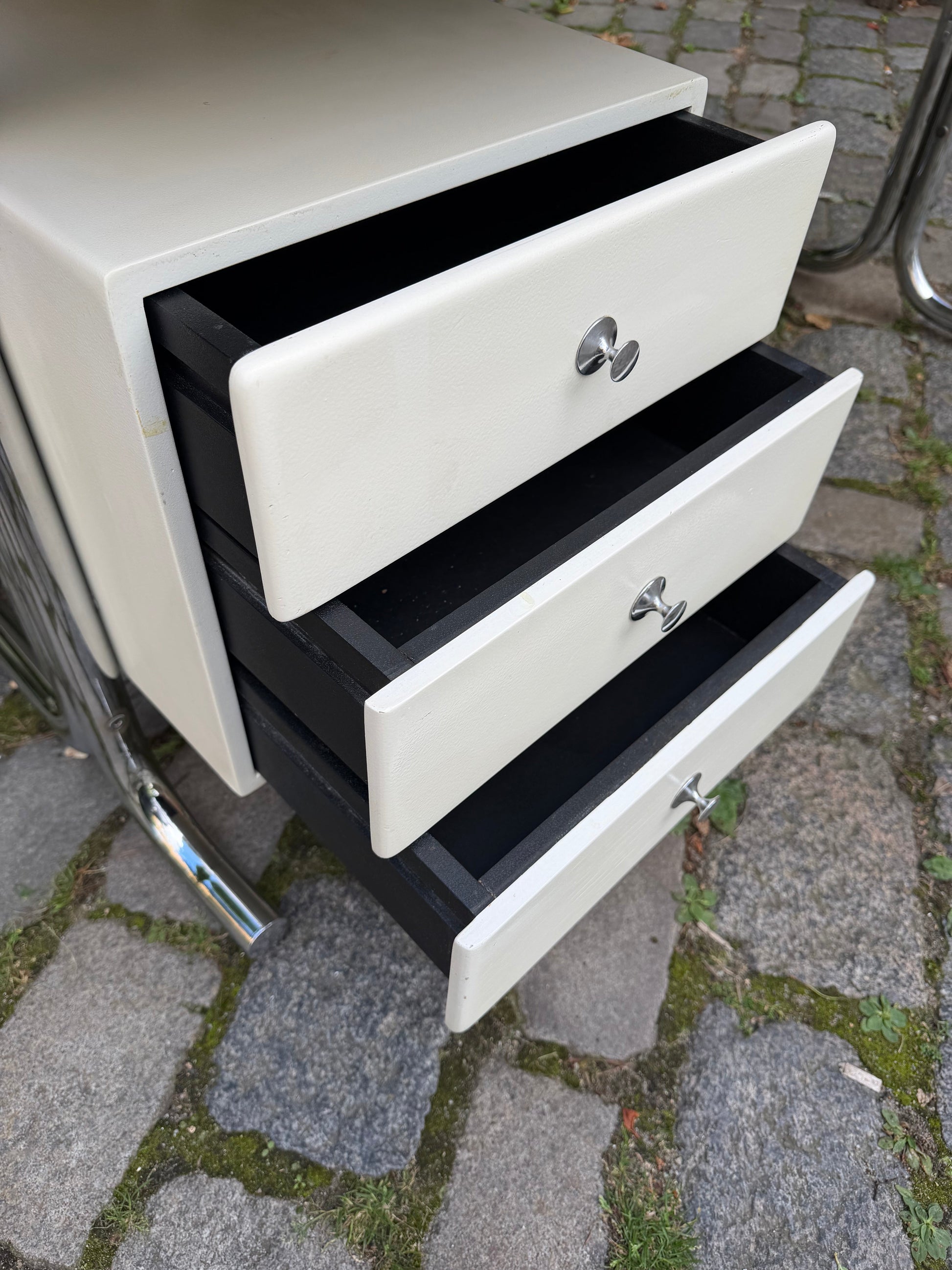 Vintage Schreibtisch Fiberglas und Chrom von 2 INN