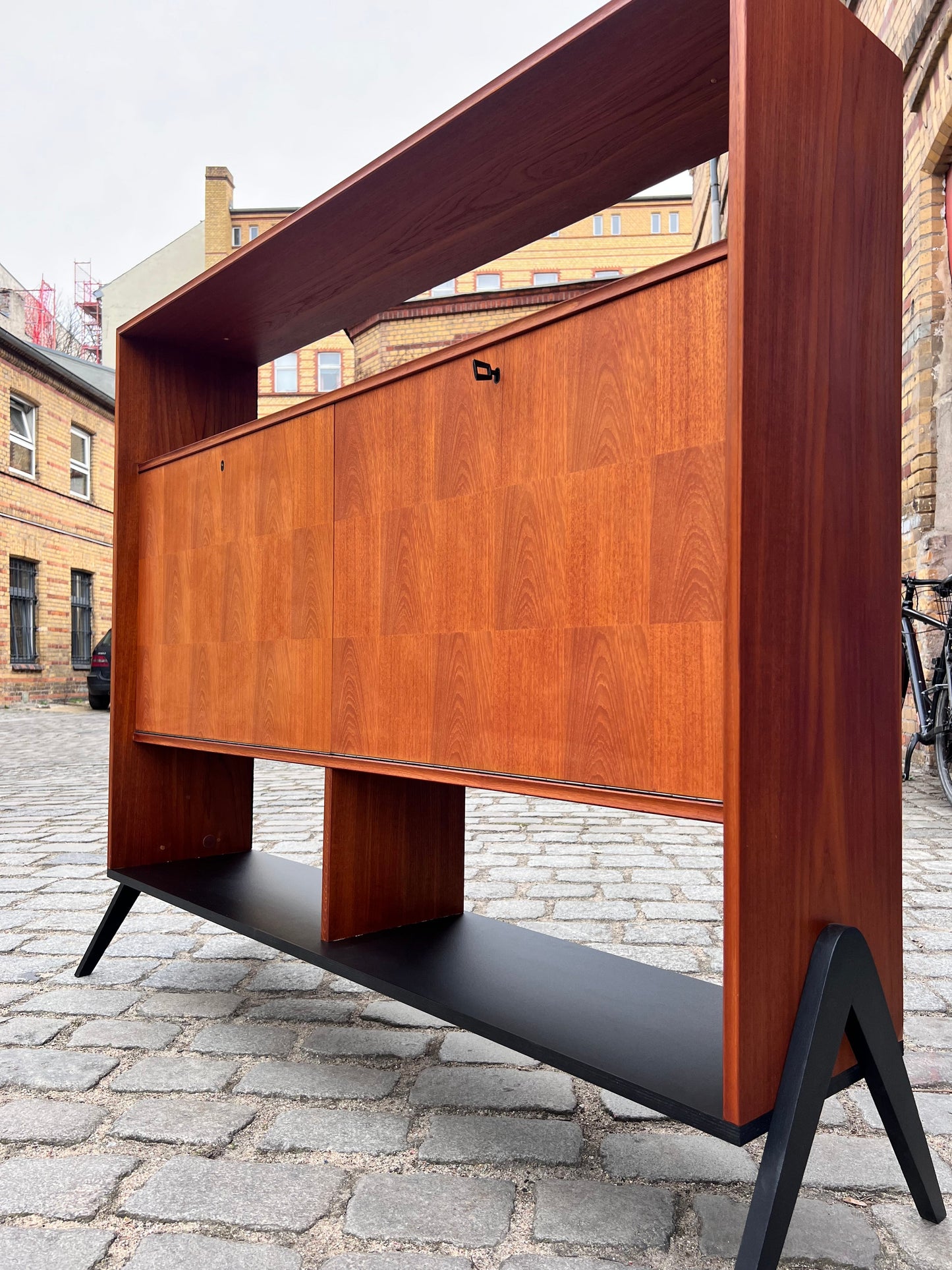 Vintage Schrankregal mit Minibar aus Teak, refurbished, braun schwarz, Dänemark