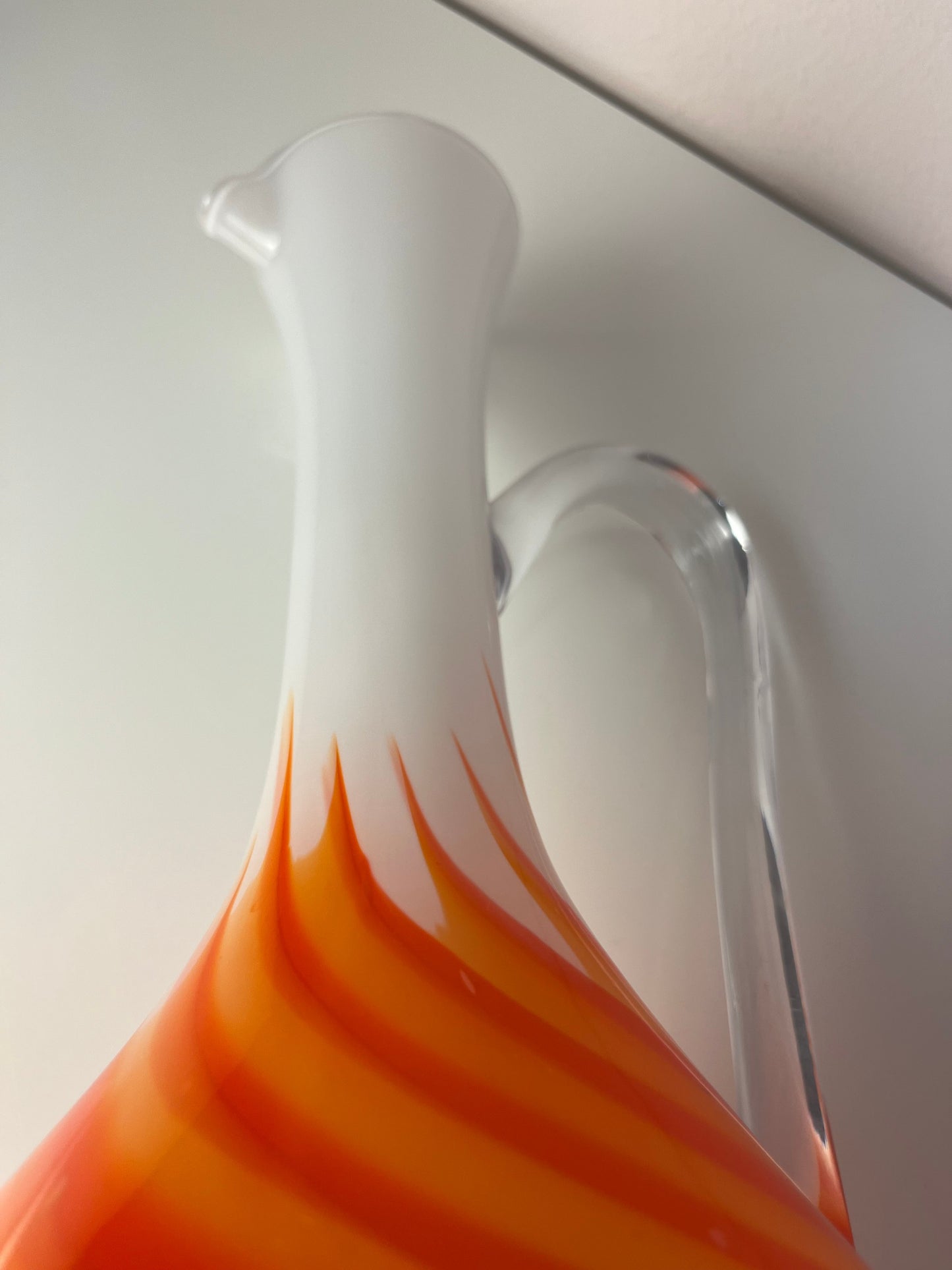Vintage Henkelvase aus Opalglas mit Flammenmuster von Vetreria Artigiana Sanminiatello
