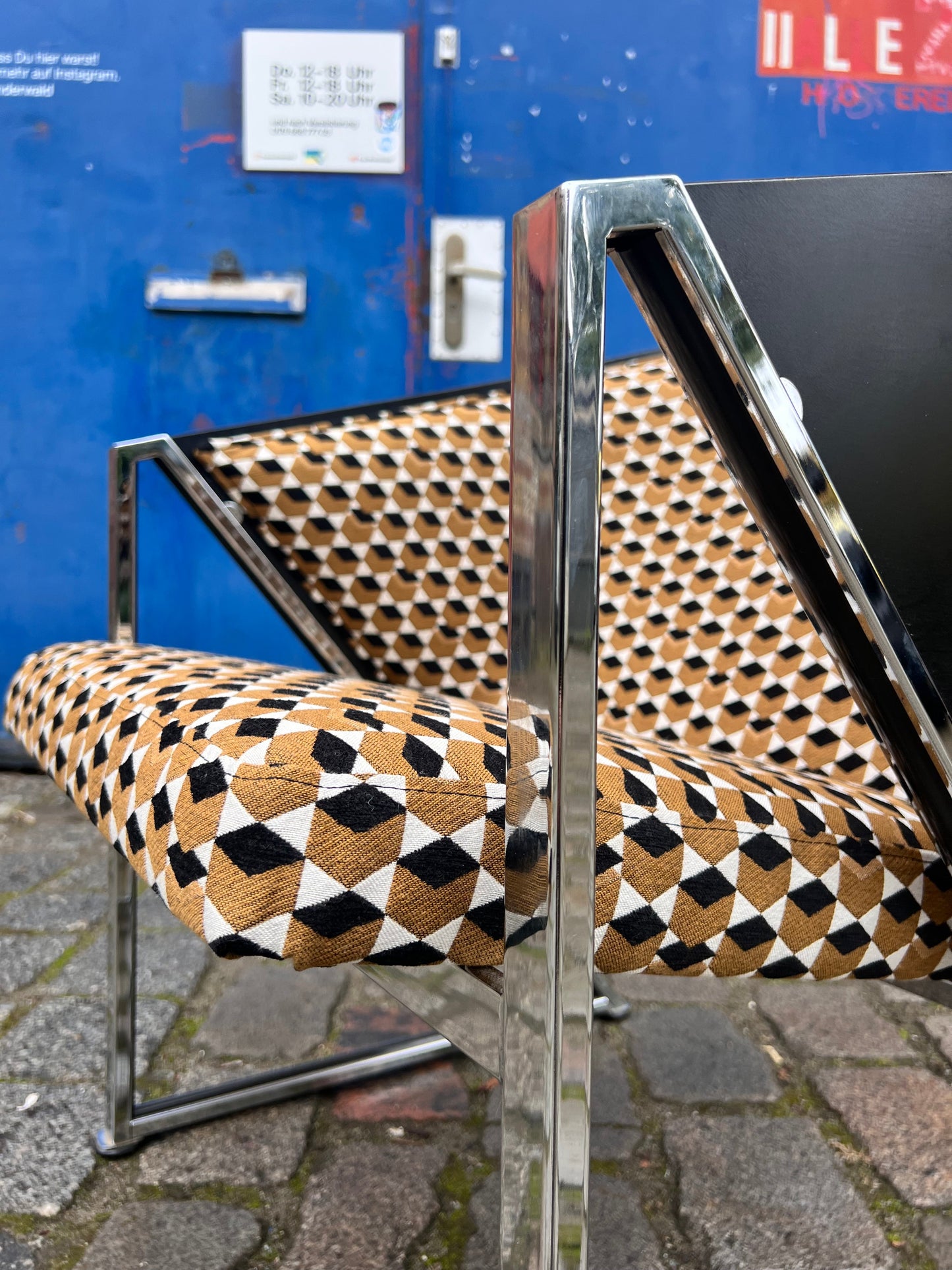 Sessel Mondi braun schwarz Chrom von Jouko Järvisalo für Inno Interior Oy