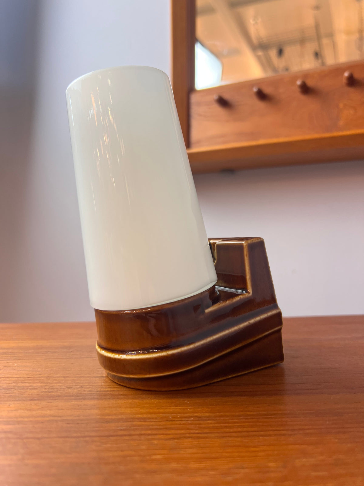 Wandlampe Modell 6080 braun von Sigvard Bernadotte für Ifö