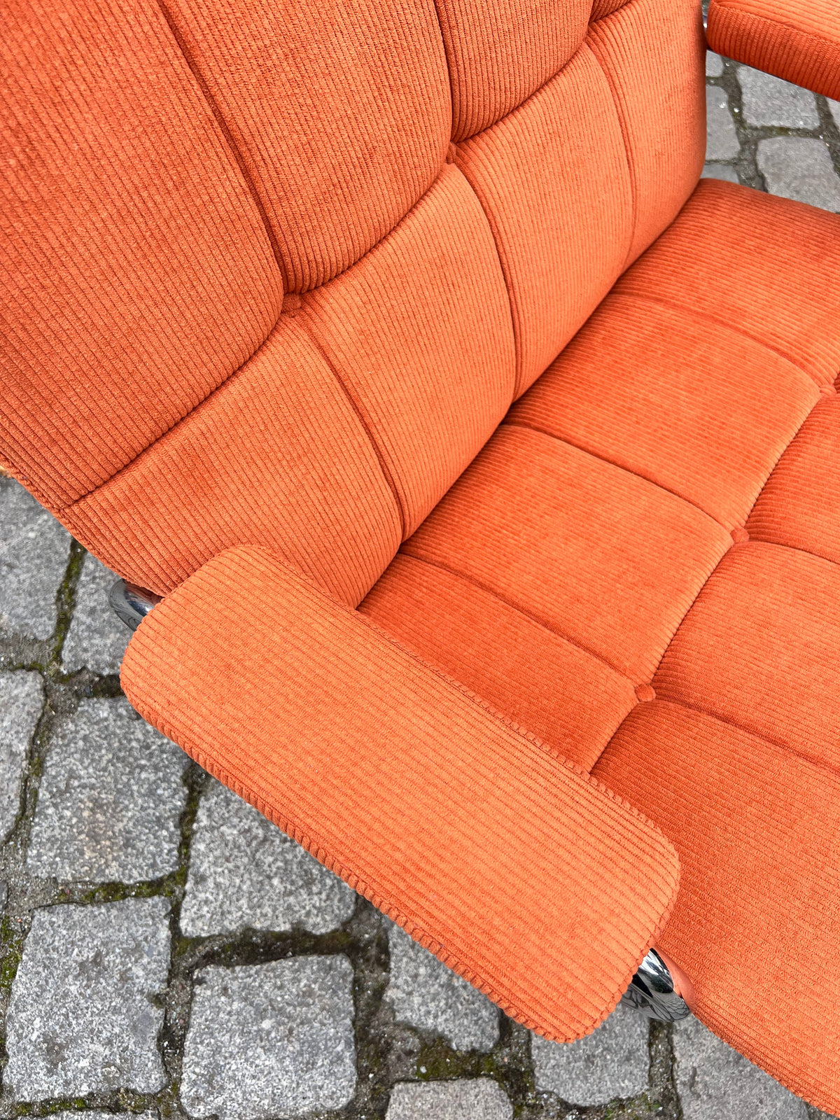 Sessel orange Cord Chrom mit Ottomane von pol international