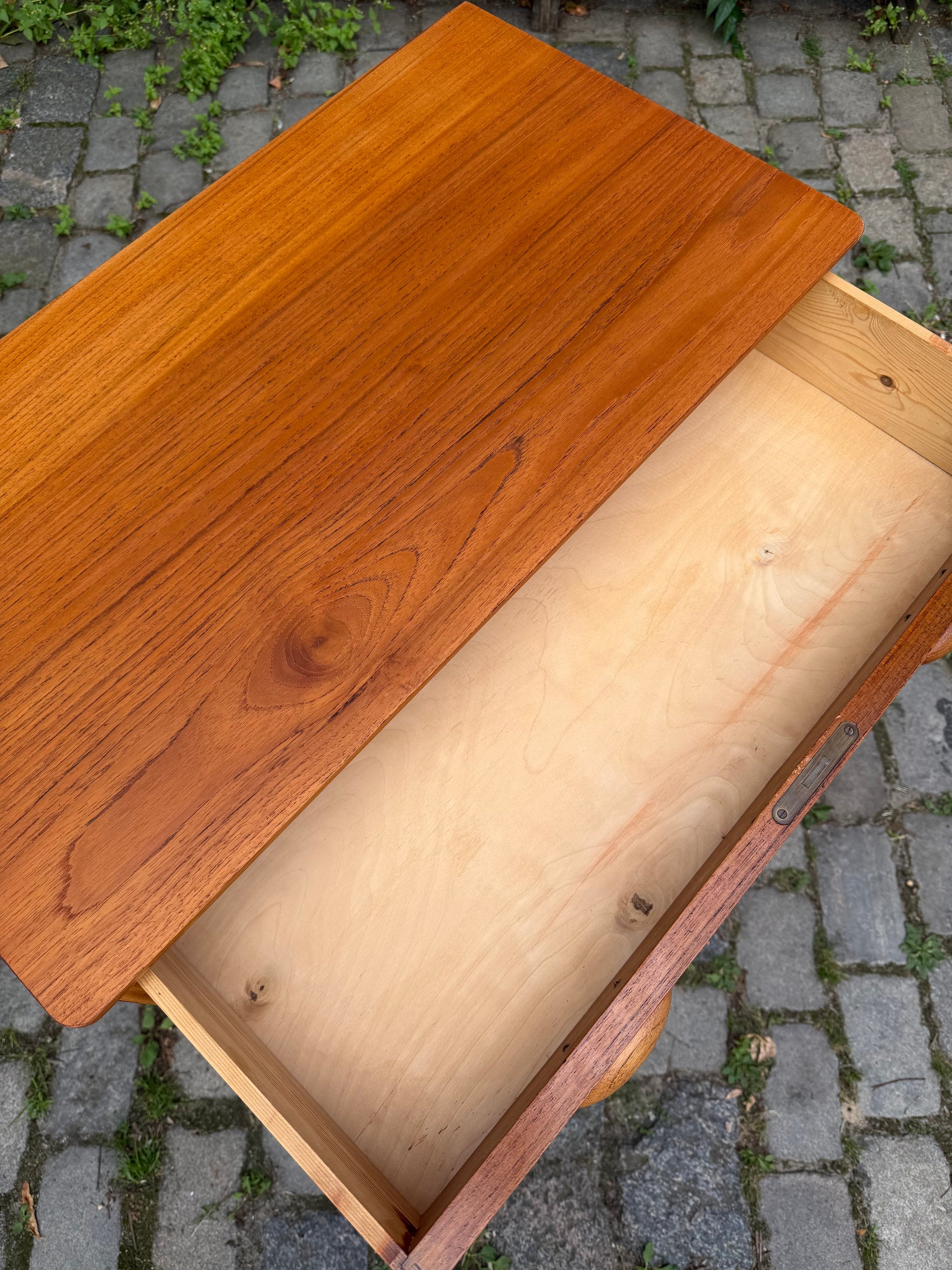 Vintage Kommode Teak mit Muschelgriffen aus Dänemark