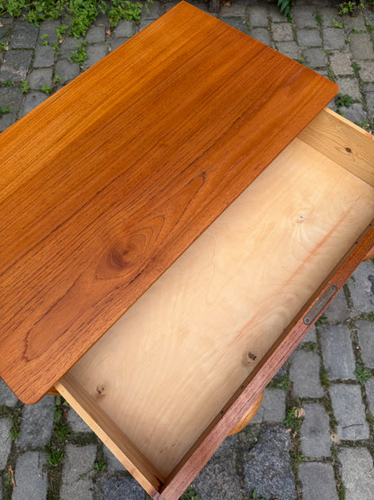 Vintage Kommode Teak mit Muschelgriffen aus Dänemark