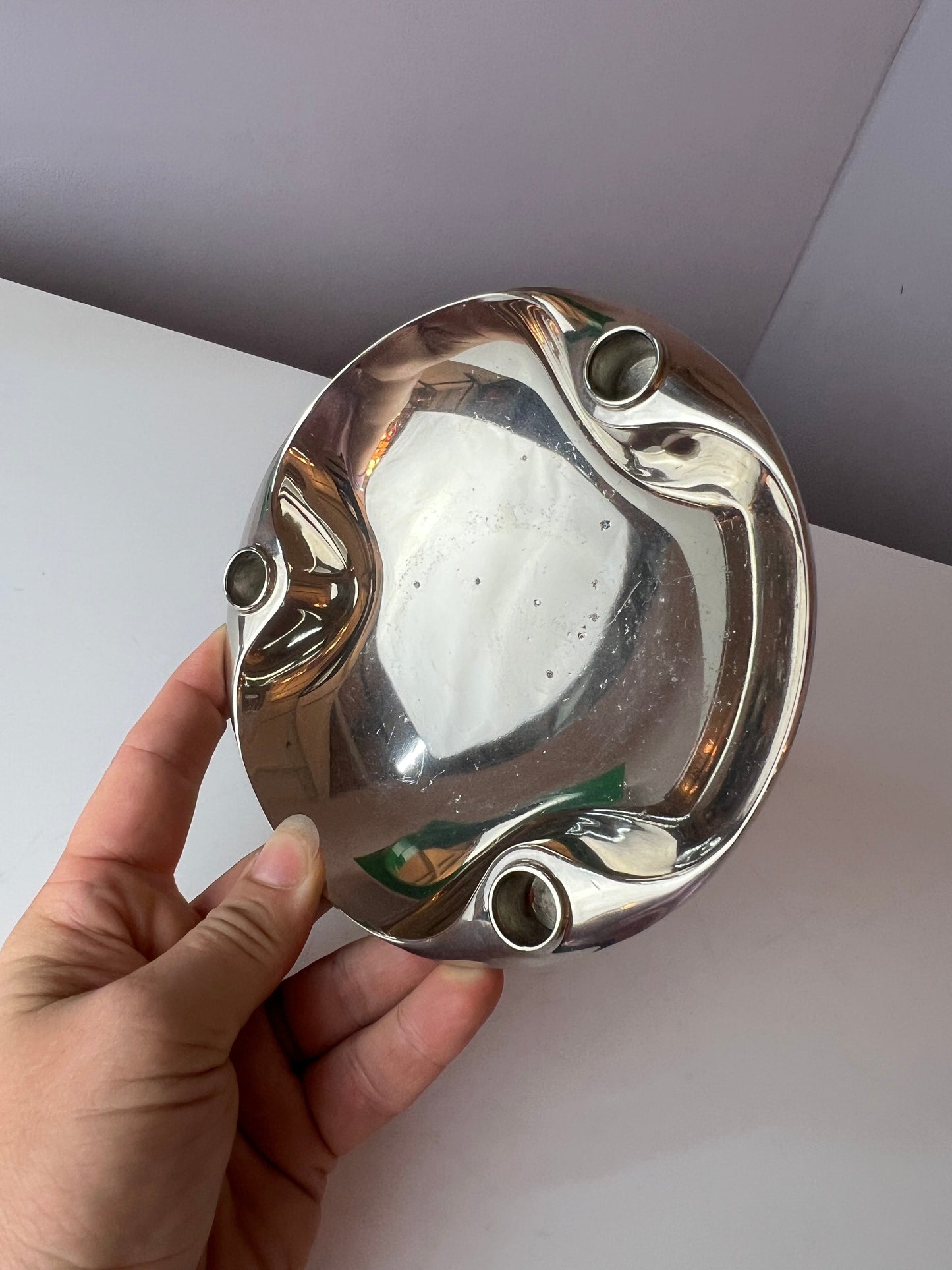 Ashtray made of fabric and nail