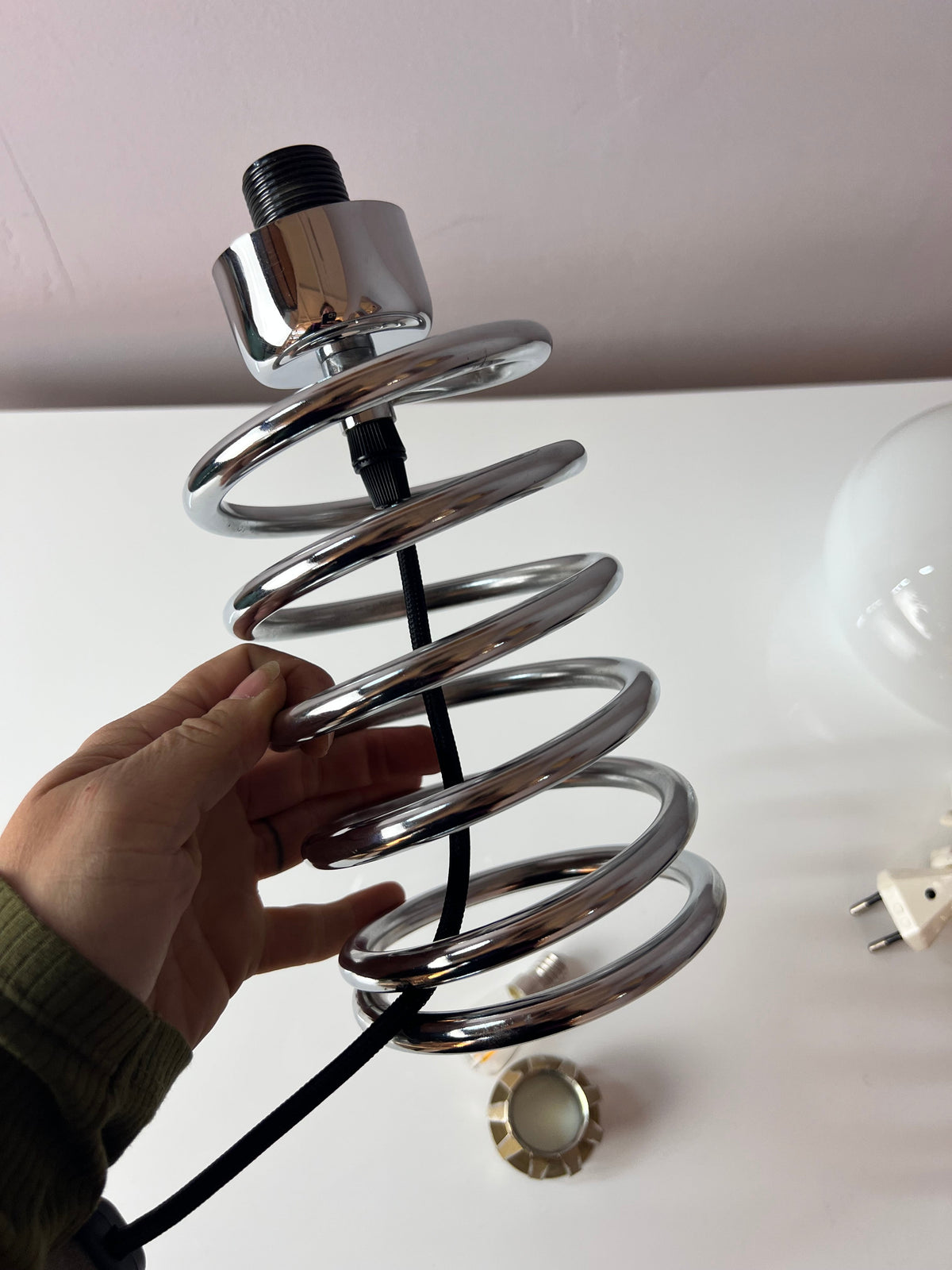 Spiral-Tischlampe Glas und Chrom von Ingo Maurer für HONSEL
