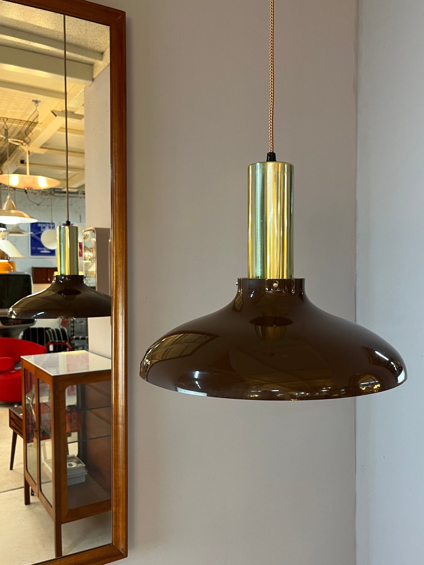 Lampe suspendue vintage en laiton marron du Danemark