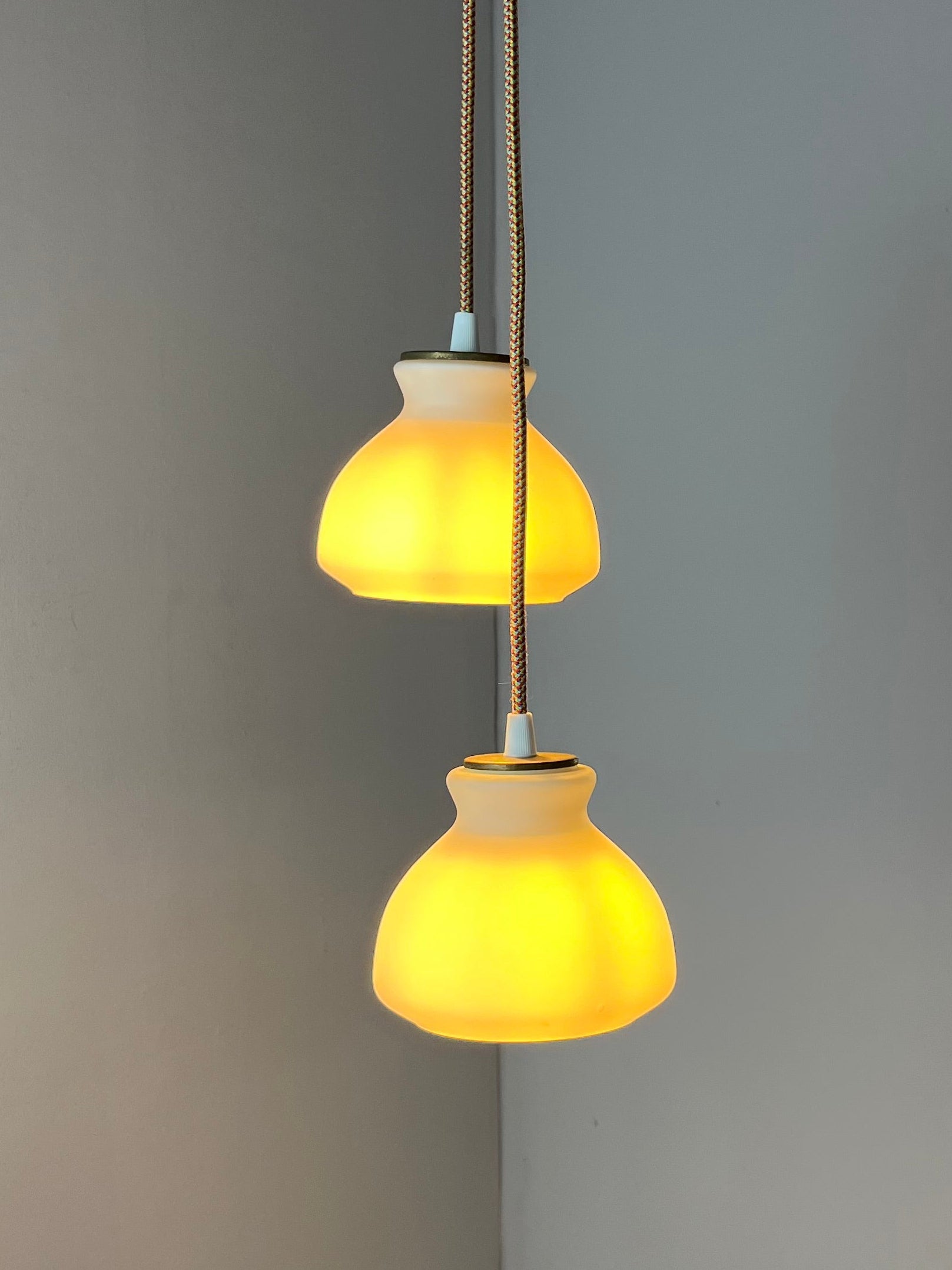 Vintage Hängelampe von Holmegaard aus weißem Glas