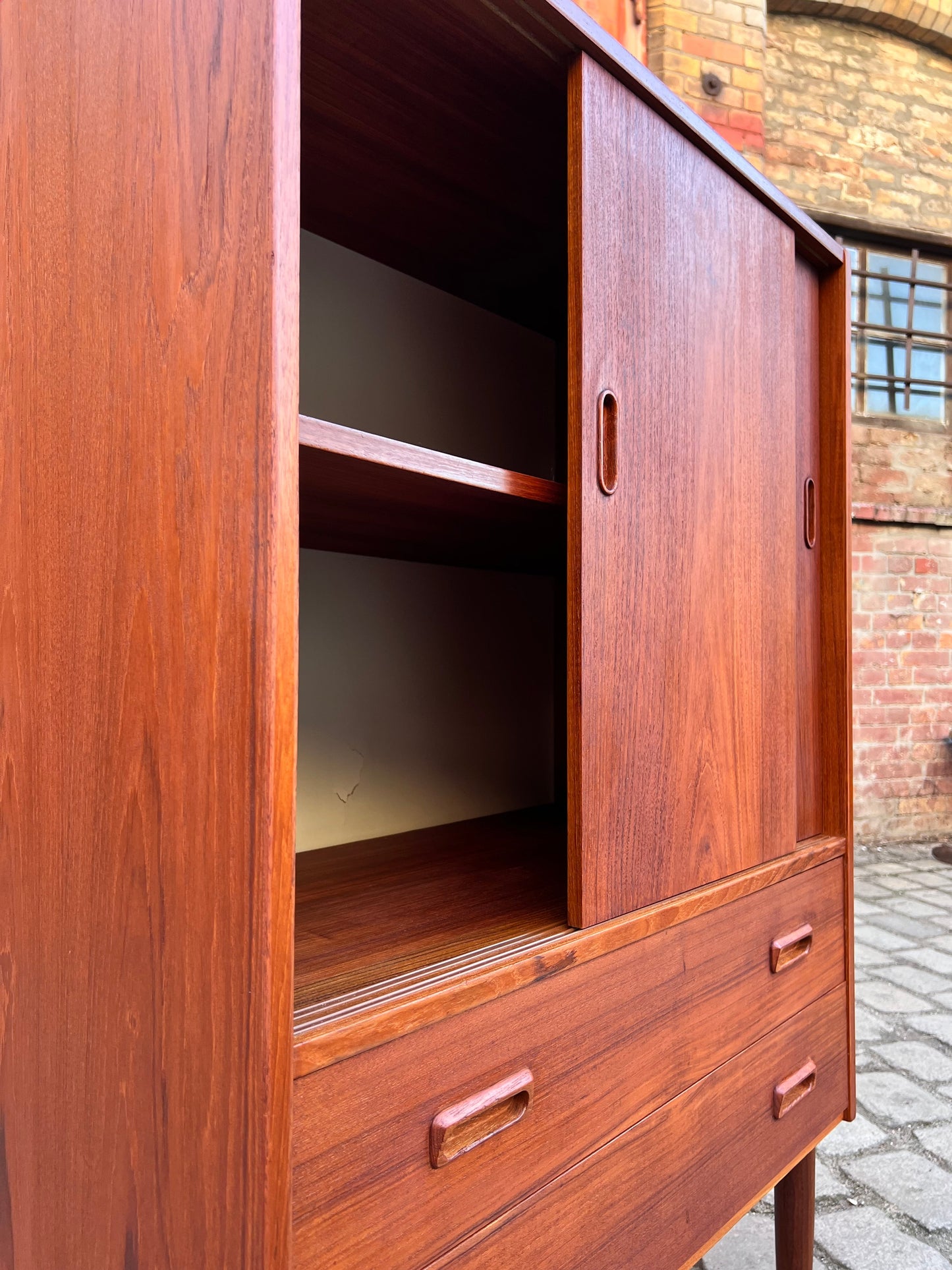 Vintage Schrank Teak mit Schiebetüren und Schubladen aus Dänemark