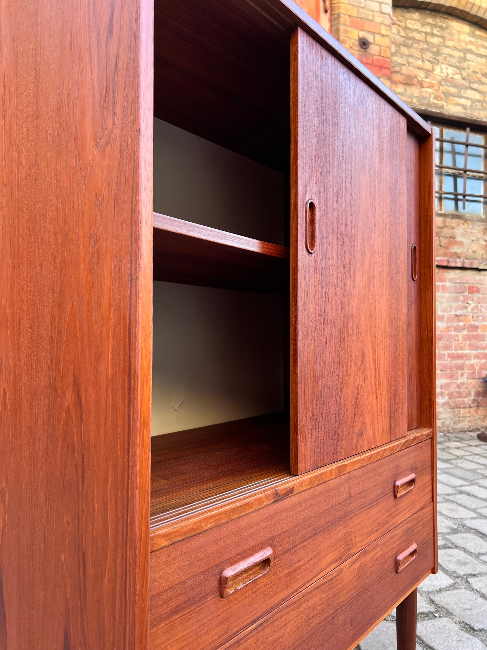 Vintage Schrank Teak mit Schiebetüren und Schubladen aus Dänemark