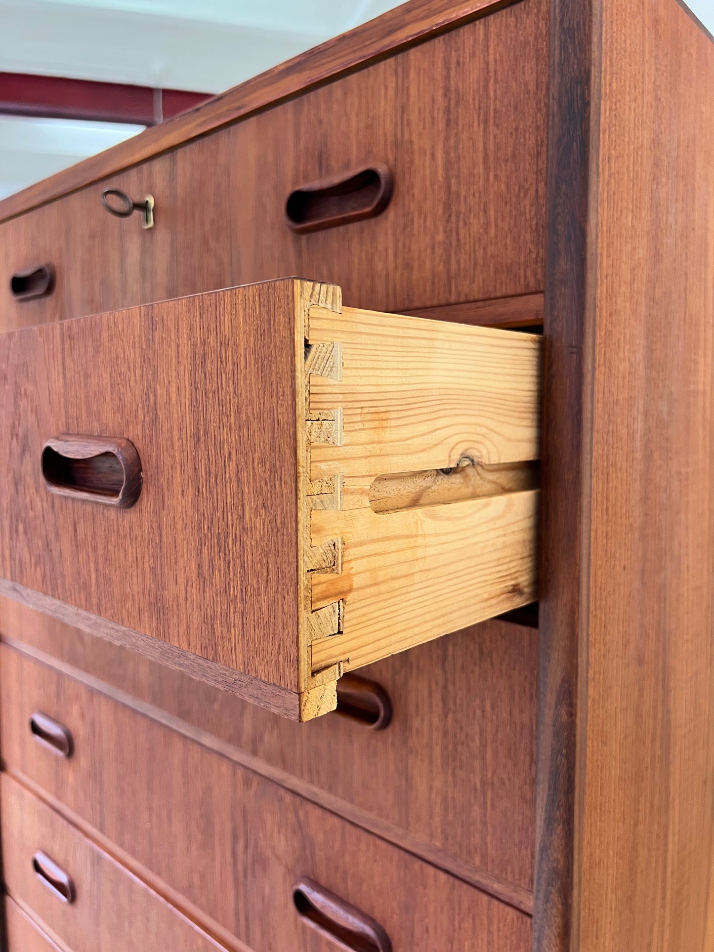 Vintage Kommode Teak mit Schloss aus Dänemark