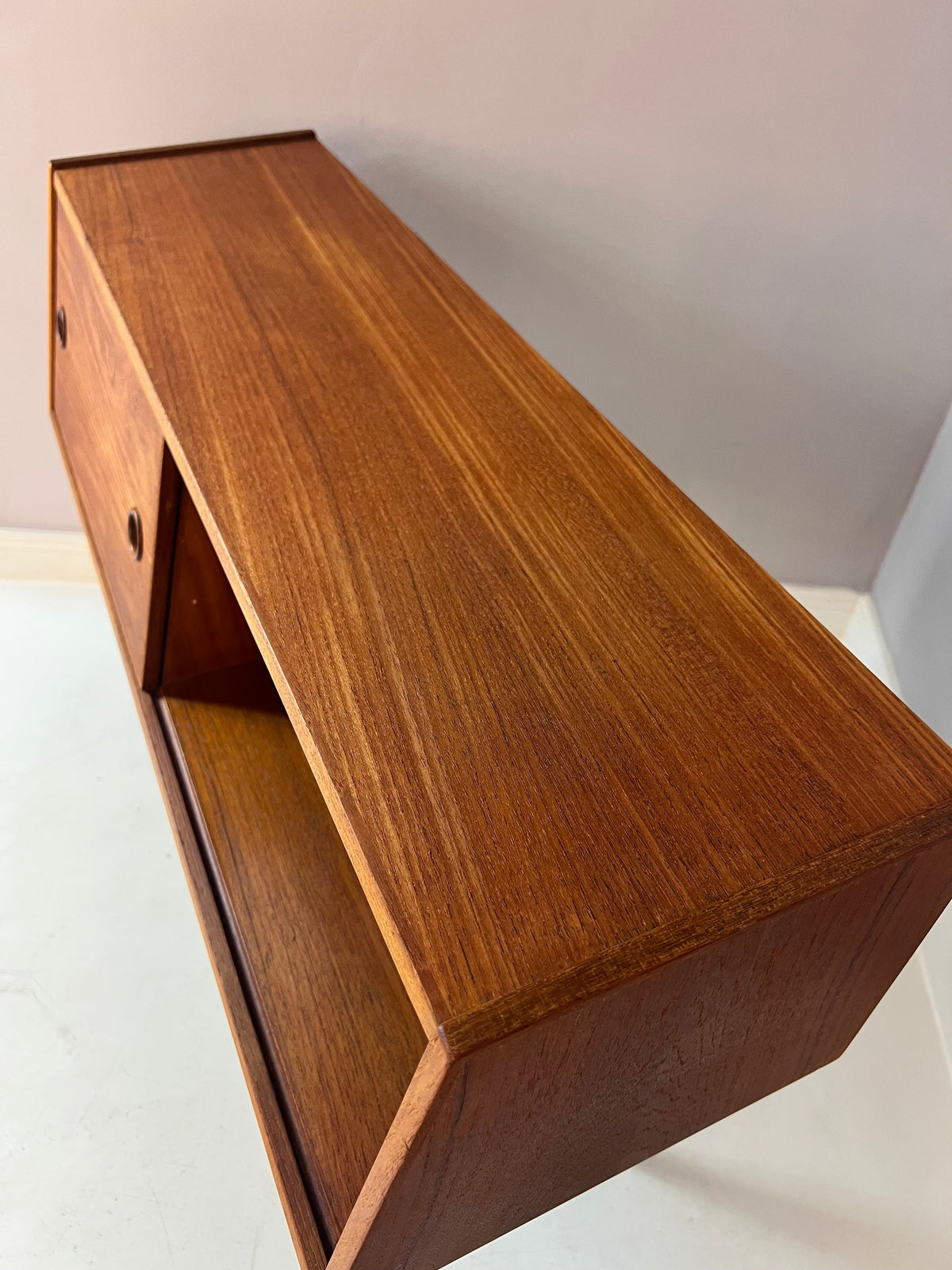 Commode vintage no. 31 Teck par Aksel Kjersgaard