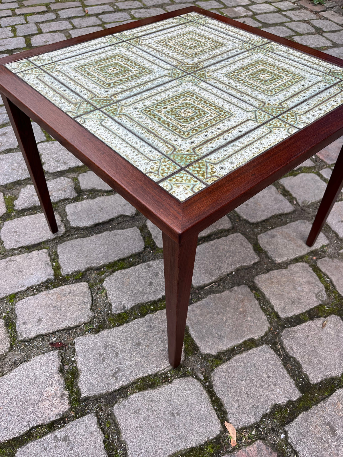 Beistelltisch Fliese Palisander von Kvalitet, Form und Funktion