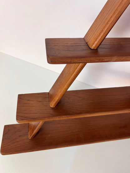 Vintage Wandregal Dreieck aus Teak aus Dänemark