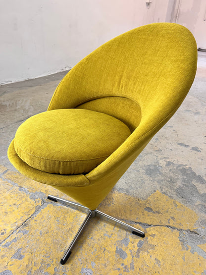 Vintage Sessel Cone Chair von Verner Panton drehbar gelb neu bezogen