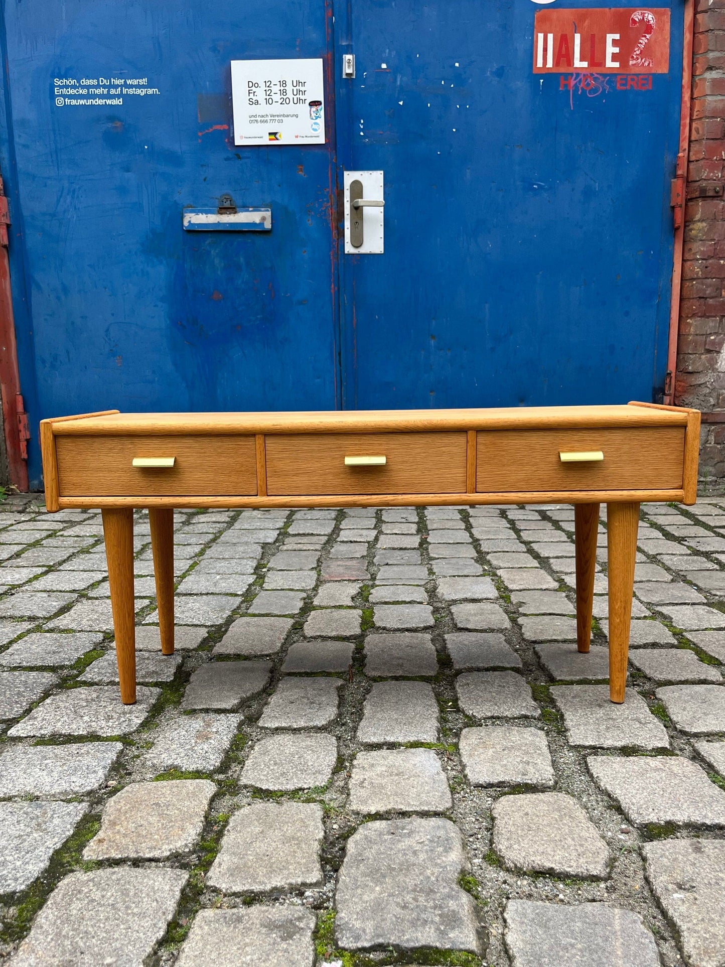 Lowboard Eiche mit Messinggriffen