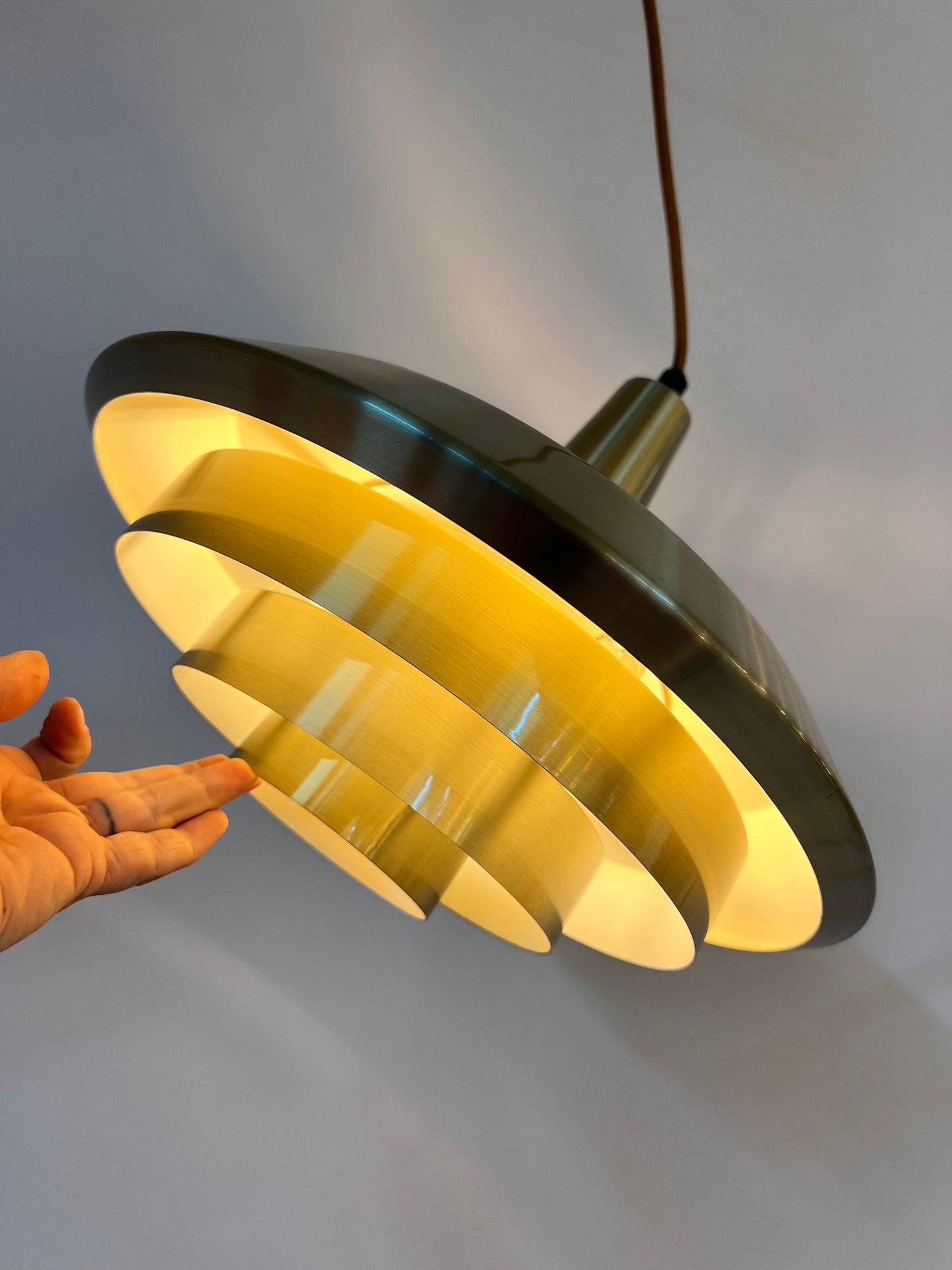 Vintage Lamellenlampe Gold aus Dänemark