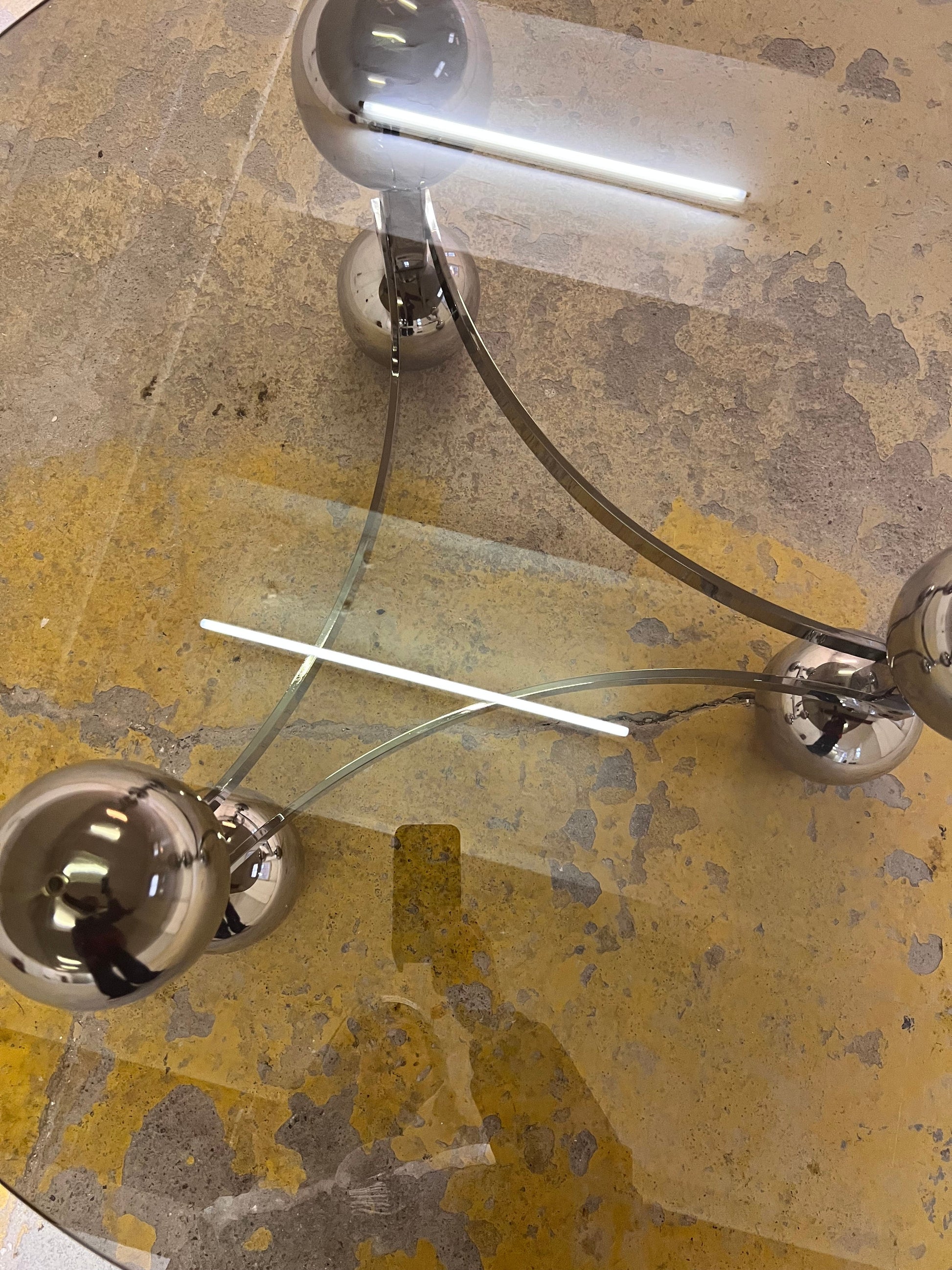 Vintage Couchtisch Chrom und Rauchglas