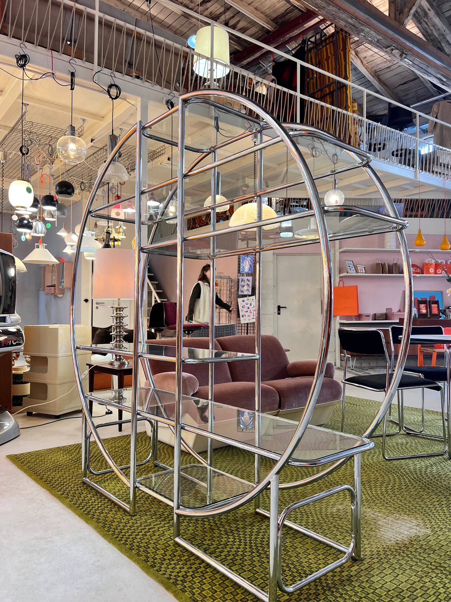 Vintage Regal Raumteiler rund Chrom und Glas Designklassiker