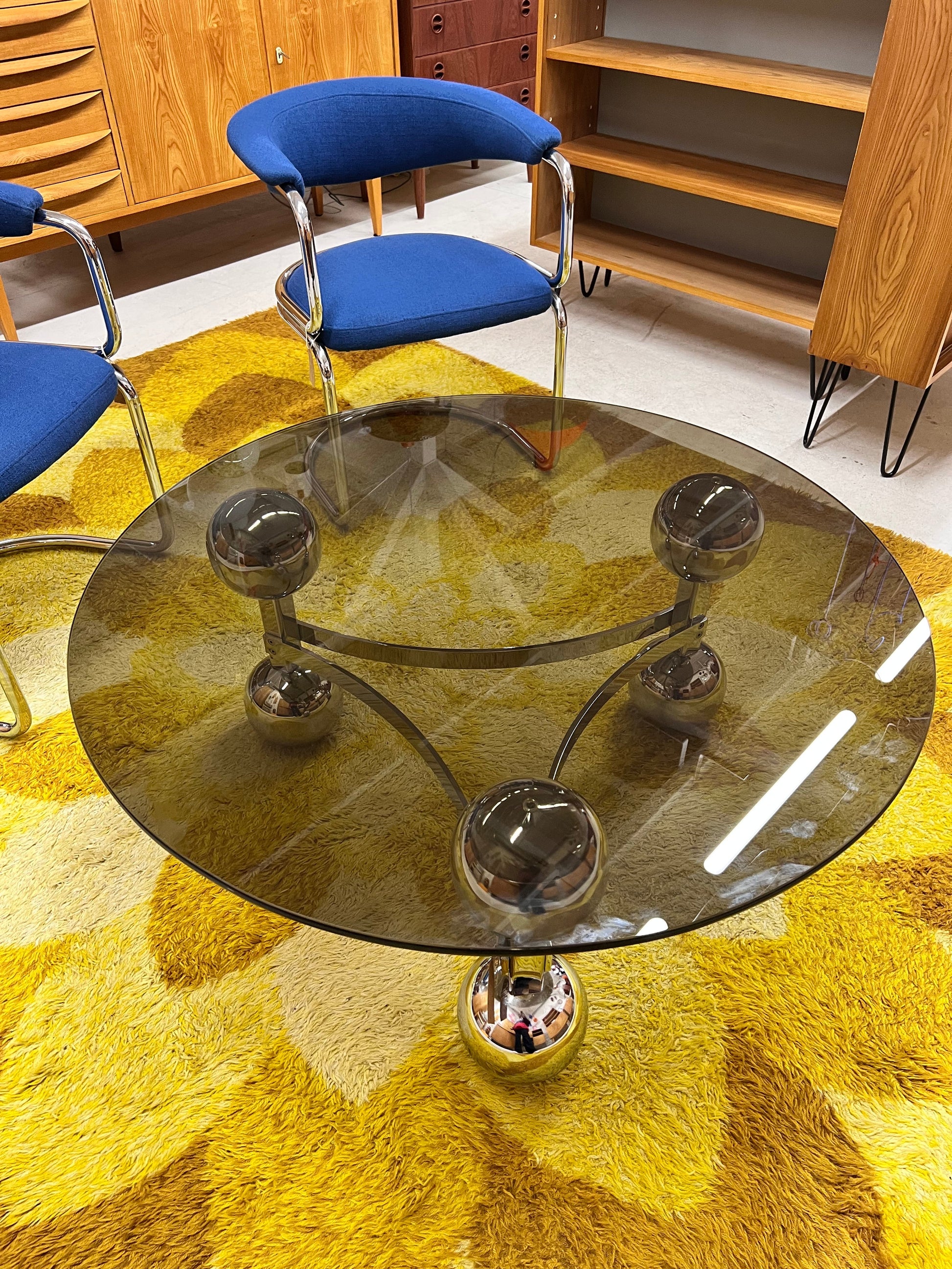 Vintage Couchtisch Chrom und Rauchglas