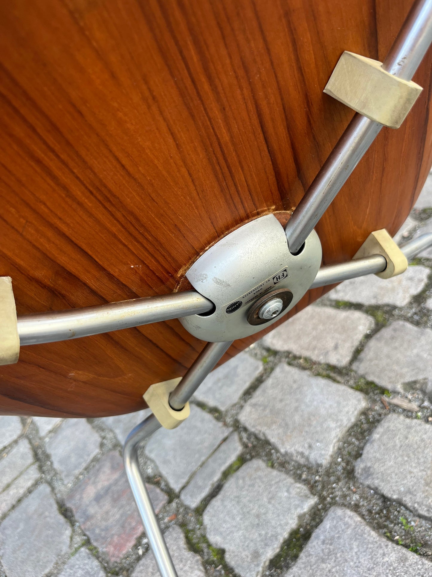 Vintage chair Series 7 walnut by Arne Jacobsen for Fritz Hansen