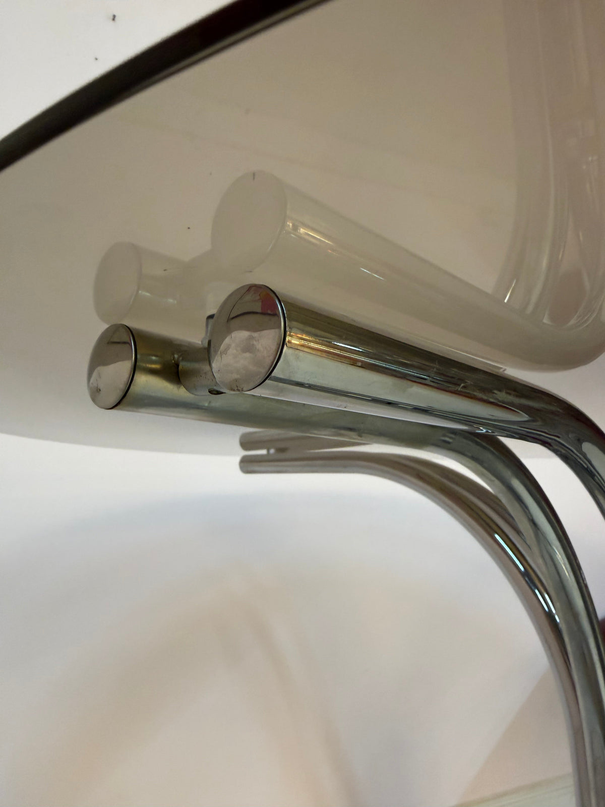 Vintage Esstisch Chrom und Rauchglas Space Age