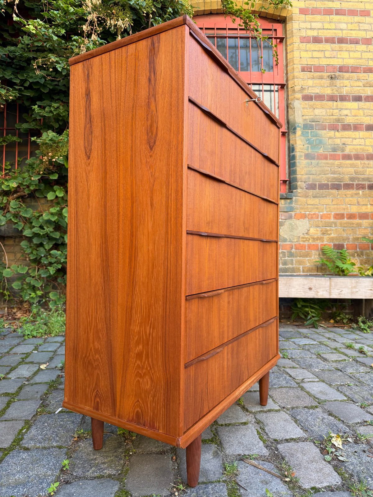 Tallboy Kommode Teak mit Schloss aus Dänemark